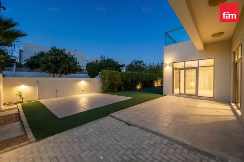 Villa in Al Furjan, Dubai 4 bedrooms, 619 sq.m. № 93420 - photo 8