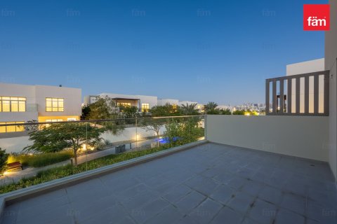 Villa in Al Furjan, Dubai 4 bedrooms, 619 sq.m. № 93420 - photo 5