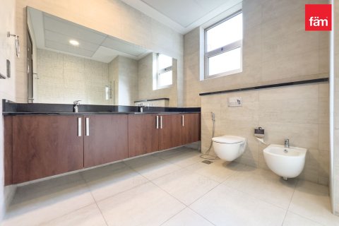 Villa in Al Furjan, Dubai 4 bedrooms, 619 sq.m. № 93420 - photo 17