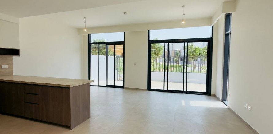 Townhouse in Dubai 4 bedrooms, 244.4 sq.m. № 53341