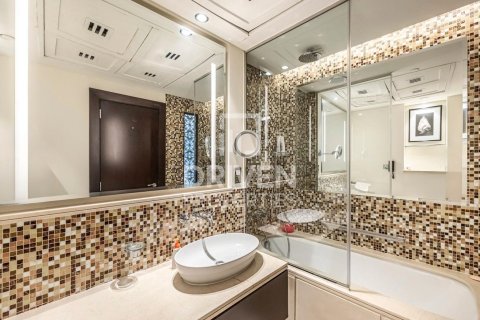 Apartment in Downtown Dubai (Downtown Burj Dubai), Dubai 1 bedroom, 73.95 sq.m. № 137014 - photo 11