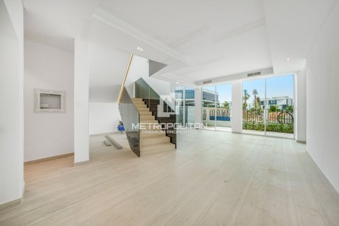 Townhouse in Al Barari, Dubai 4 bedrooms, 180 sq.m. № 74150 - photo 6