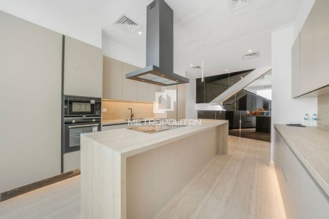 Townhouse in Al Barari, Dubai 4 bedrooms, 180 sq.m. № 74150 - photo 8