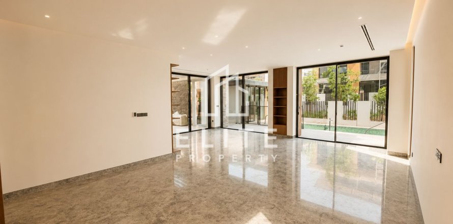 Villa en Tilal Al Ghaf, Dubai, 5 dormitorios, 578 m², № 139056