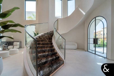 Купить виллу в Джумейра Гольф Эстейтс, Дубай: 5 спален, 672м², № 75464 - фото 8