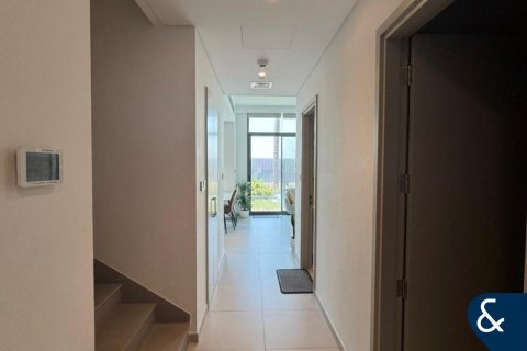 Купить виллу в Sun, Arabian Ranches 3, Дубай: 3 спальни, 180м², № 75457 - фото 4