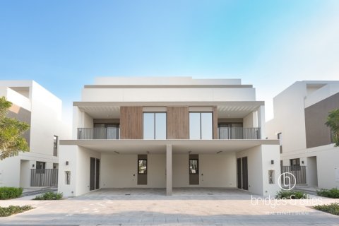 Villa in Tilal Al Ghaf, Dubai 4 bedrooms, 220 sq.m. № 83988