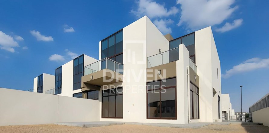 Villa in District 11, Mohammed Bin Rashid City, Dubai 4 bedrooms, 553.89 sq.m. № 142888