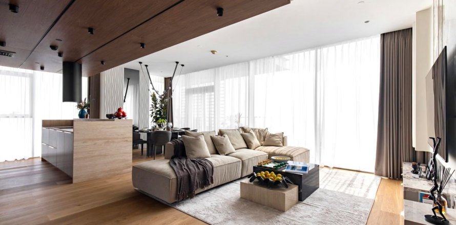 Apartment in Dubai 3 bedrooms, 190 sq.m. № 85875