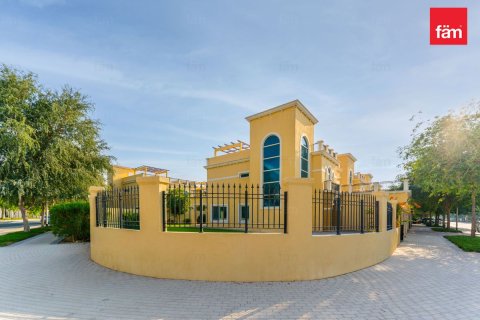 Villa en Dubai, 4 dormitorios, 782.3 m², № 85865 - foto 3
