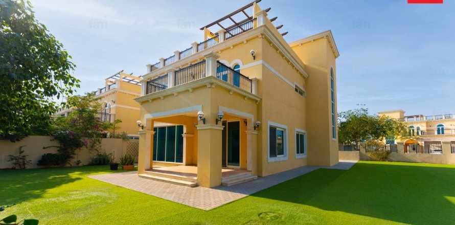 Villa en Dubai, 4 dormitorios, 782.3 m², № 85865