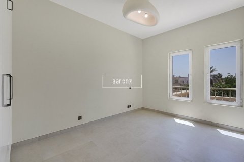 Villa in The Springs, Dubai 3 bedrooms, 243 sq.m. № 49742 - photo 10