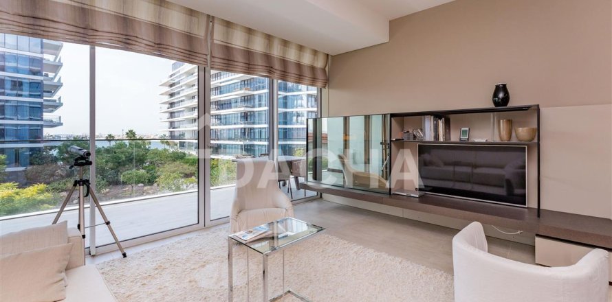 Apartment in Palm Jumeirah, Dubai 2 bedrooms, 137.2 sq.m. № 6938