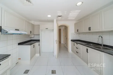 Villa en Springs 14, The Springs, Dubai, 3 dormitorios, 209 m², № 62013 - foto 5