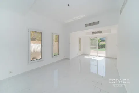 Villa en Springs 14, The Springs, Dubai, 3 dormitorios, 209 m², № 62013 - foto 2