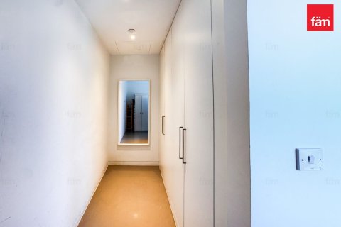 Apartment in Dubai 1 bedroom, 111.9 sq.m. № 114481 - photo 13