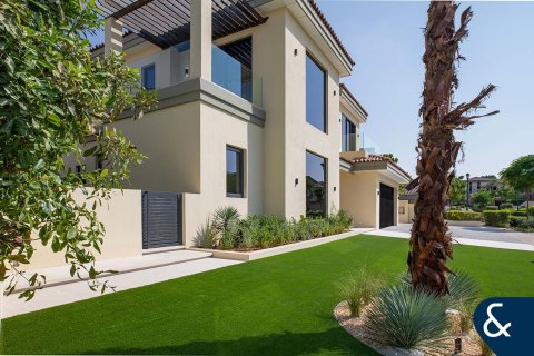 Villa en Jumeirah Golf Estates, Dubai, 5 dormitorios, 527 m², № 98614 - foto 8