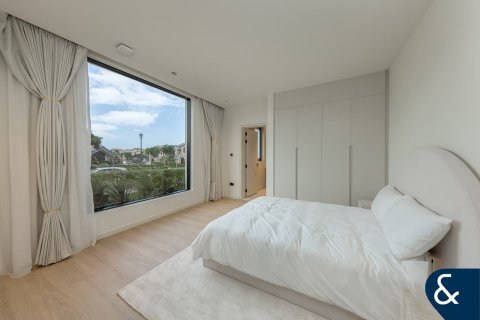 Villa en Jumeirah Golf Estates, Dubai, 5 dormitorios, 527 m², № 98614 - foto 20