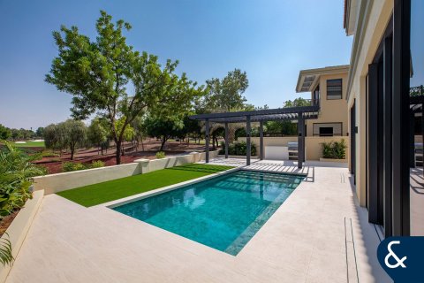 Villa en Jumeirah Golf Estates, Dubai, 5 dormitorios, 527 m², № 98614 - foto 5