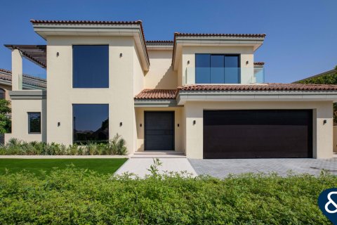 Villa en Jumeirah Golf Estates, Dubai, 5 dormitorios, 527 m², № 98614