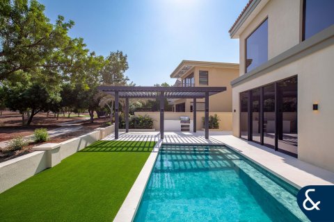 Villa en Jumeirah Golf Estates, Dubai, 5 dormitorios, 527 m², № 98614 - foto 6
