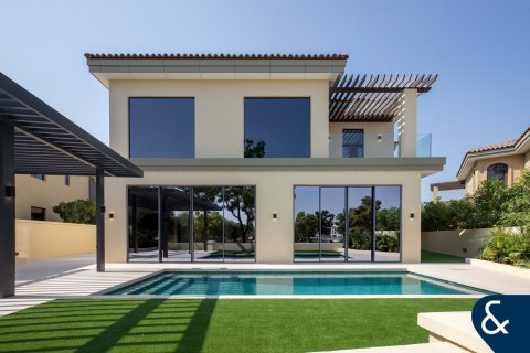 Villa en Jumeirah Golf Estates, Dubai, 5 dormitorios, 527 m², № 98614 - foto 2