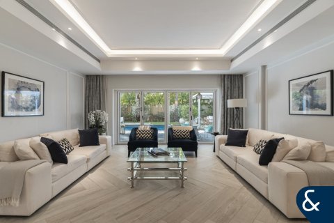 Villa en Arabian Ranches, Dubai, 5 dormitorios, 409 m², № 98606 - foto 3