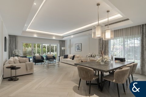 Villa en Arabian Ranches, Dubai, 5 dormitorios, 409 m², № 98606 - foto 2