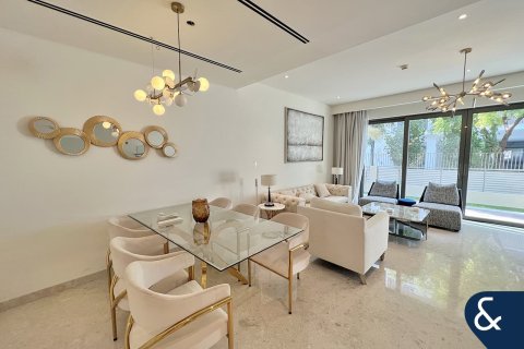 Adosado en Mohammed Bin Rashid City, Dubai, 4 dormitorios, 323 m², № 98616 - foto 13
