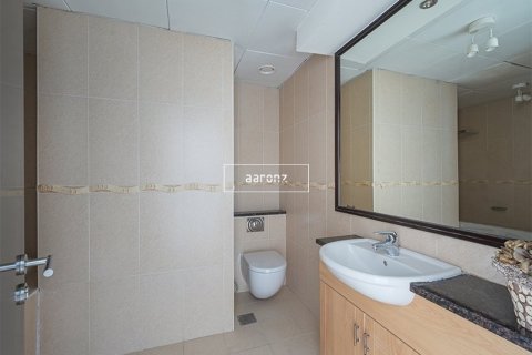 Apartment in Jumeirah Lake Towers, Dubai 4 bedrooms, 219.8 sq.m. № 13254 - photo 3