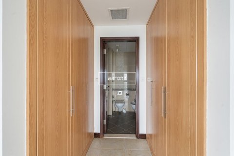 Apartment in Jumeirah Lake Towers, Dubai 4 bedrooms, 219.8 sq.m. № 13254 - photo 14
