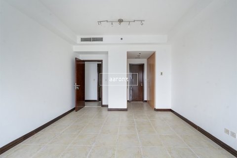 Apartment in Jumeirah Lake Towers, Dubai 4 bedrooms, 219.8 sq.m. № 13254 - photo 9