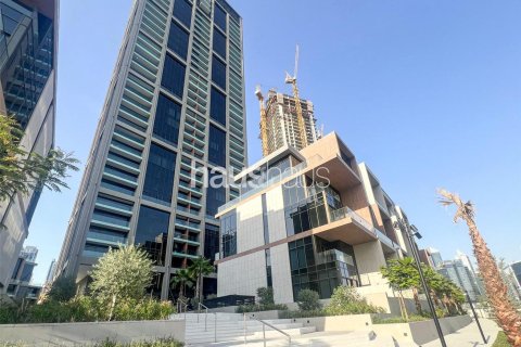 Apartment in Business Bay, Dubai 2 bedrooms, 121 sq.m. № 43586 - photo 2