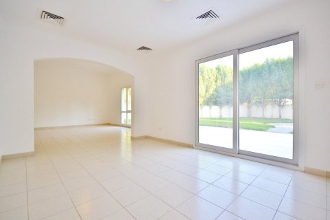 Villa in Meadows, Dubai 3 bedrooms, 311 sq.m. № 43594 - photo 7