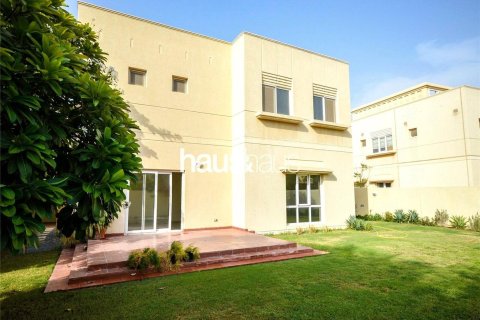 Villa in Meadows, Dubai 3 bedrooms, 311 sq.m. № 43594 - photo 12