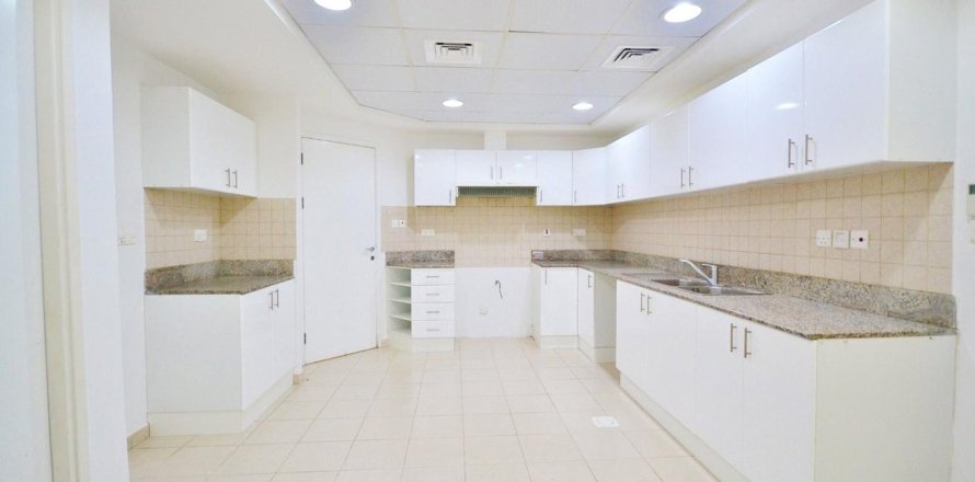 Villa in Meadows, Dubai 3 bedrooms, 311 sq.m. № 43594