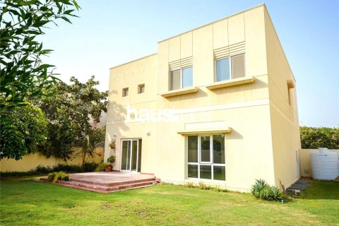 Villa in Meadows, Dubai 3 bedrooms, 311 sq.m. № 43594 - photo 2