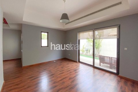 Villa in Mira, Reem, Dubai 4 bedrooms, 234 sq.m. № 43584 - photo 4