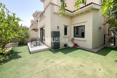 Villa in Mira, Reem, Dubai 4 bedrooms, 234 sq.m. № 43584 - photo 1
