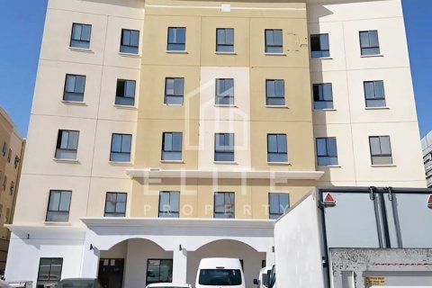 Labor Camp in Dubai Investment Park, Dubai 6850 sq.m. № 38942 - photo 1