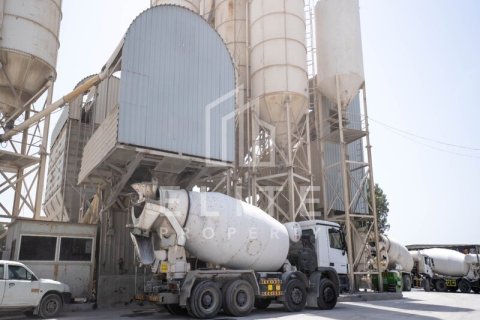 Factory in Al Quoz, Dubai 8268 sq.m. № 38928 - photo 8