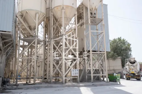 Factory in Al Quoz, Dubai 8268 sq.m. № 38928 - photo 9