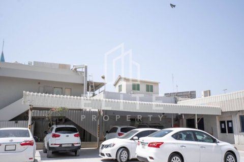 Factory in Al Quoz, Dubai 8268 sq.m. № 38928 - photo 7