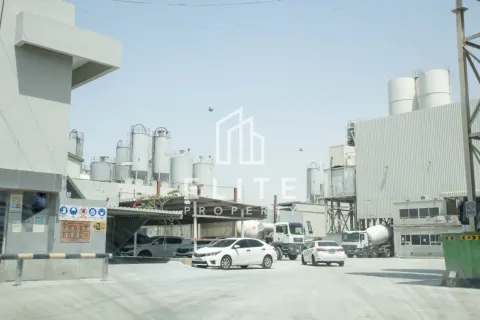 مصنع في Al Quoz, دبي 8268 م² رقم 38928