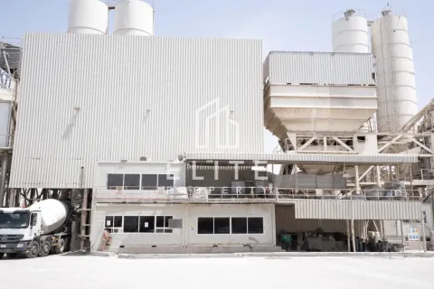 Factory in Al Quoz, Dubai 8268 sq.m. № 38928 - photo 10