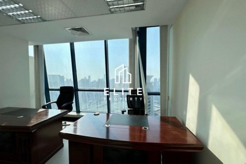 Office in Jumeirah Lake Towers, Dubai 96 sq.m. № 38930 - photo 2