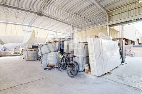 Commercial property in Al Quoz, Dubai 2323 sq.m. № 38926 - photo 30