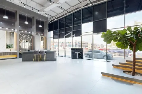 Propriété commerciale à Al Quoz, Dubai, 2323 m², № 38926