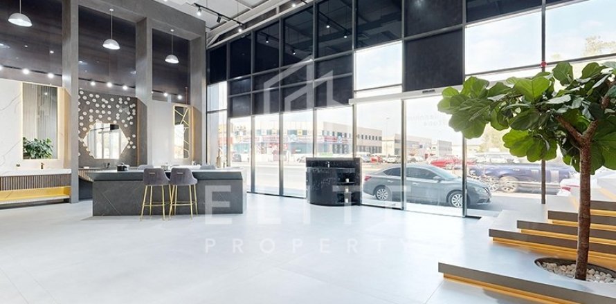 Commercial property in Al Quoz, Dubai 2323 sq.m. № 38926