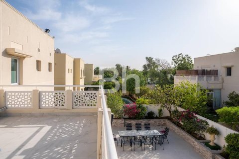 Villa in Dubai 4 bedrooms, 545 sq.m. № 21901 - photo 19